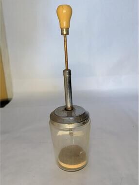 Vtg Acme Food Nut Dicer Chopper Measuring Glass Jar 1 1/2 Cup Brown Handle‎ EUC